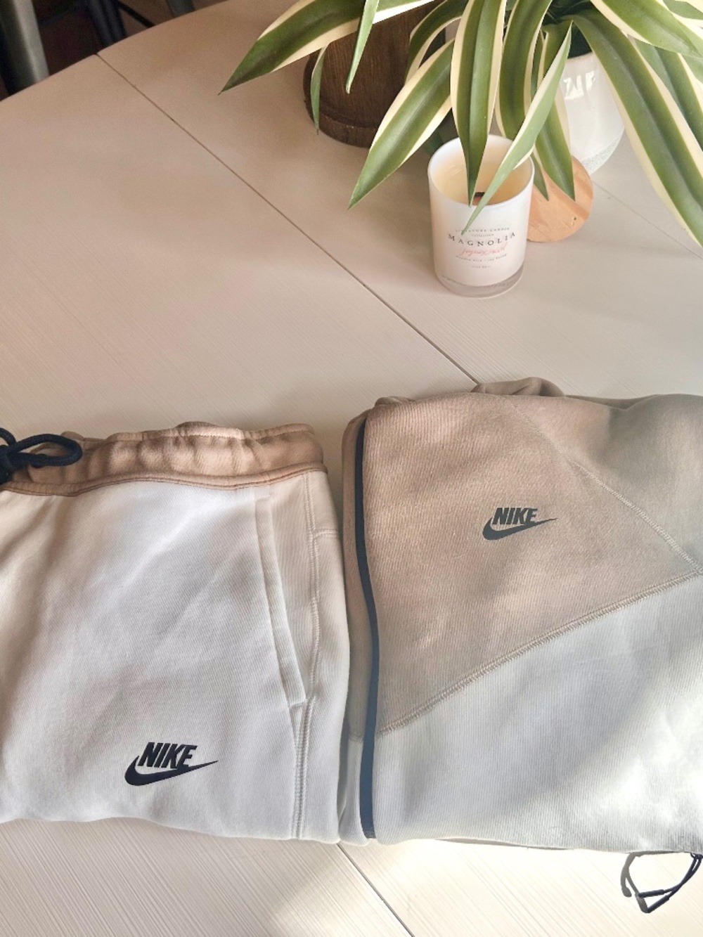 Men’s Nike Sportswear Tech Fleece Sweatpants and Sweatshirt